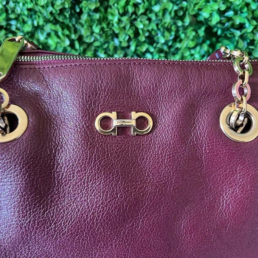 Salvatore Ferragamo Leather Shoulder Bag -
Burgundy - Picture 3 of 10